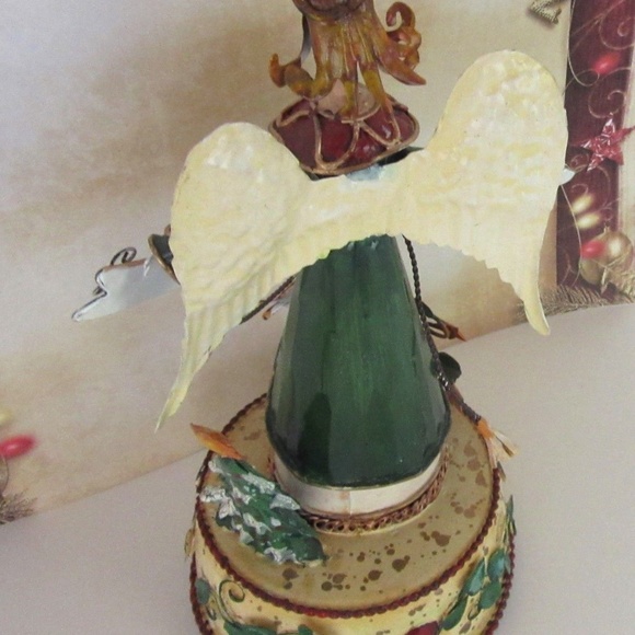 Musical Christmas angel music box  "Hark the Herald Angels" - Picture 5 of 6